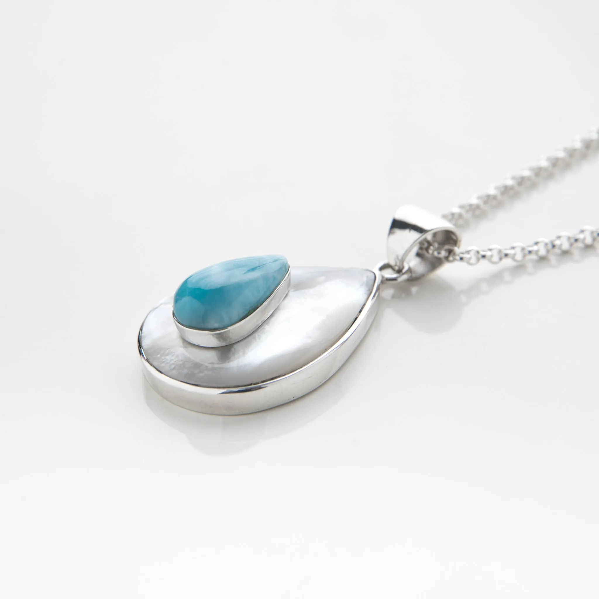 Larimar Mother Pearl Pendant Mauvi